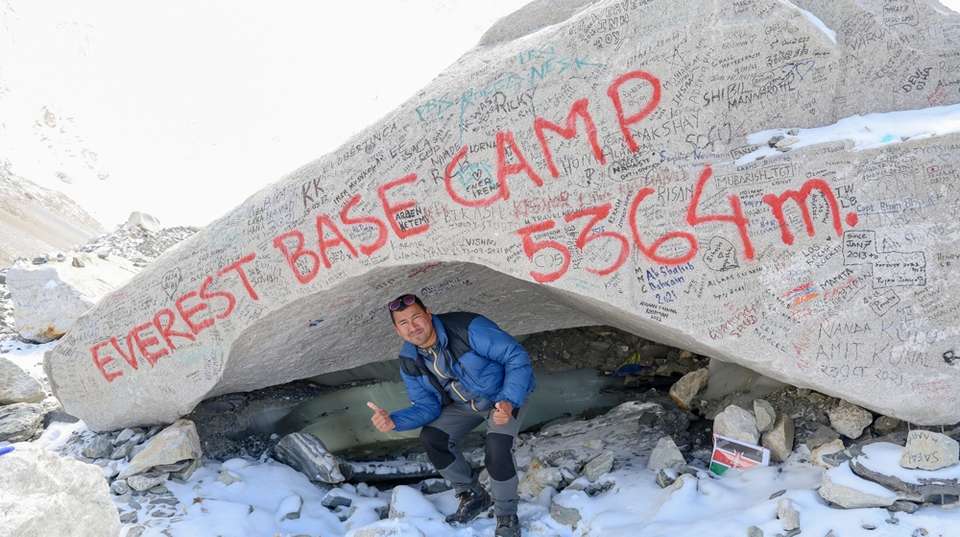 Classic Everest Base Camp Trek - Himalayan Scenery Treks And Expedition - Nepal - Image 2