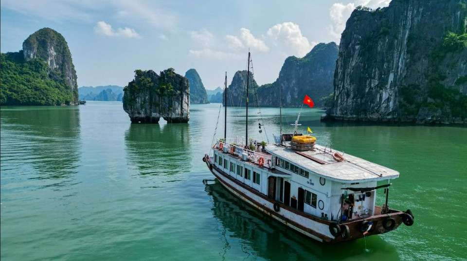 Halong Join-in 4 Hours Cruising. Cave visit, - undefined - Image 2