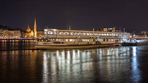 Dinner & Cruise On The Danube With Folklore Show - April 2027