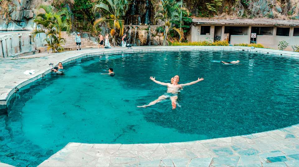 Inca Jungle Trail to Machu Picchu in 4 days-GROUP SERVICE - Inkayni Peru Tours - Peru - Image 3