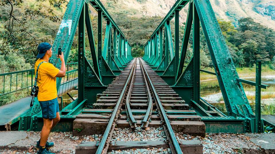 Inca Jungle Trail to Machu Picchu in 4 days-GROUP SERVICE - Inkayni Peru Tours - Peru - Image 5