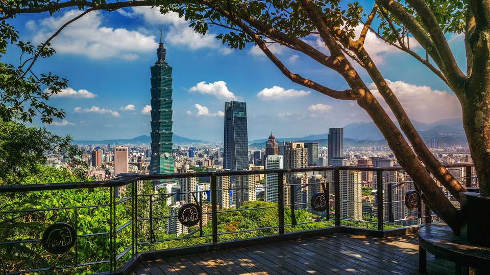 Private Car Charter 8-Hour Customized Taipei City Tour - Justaiwantour - Taiwan - Image 1