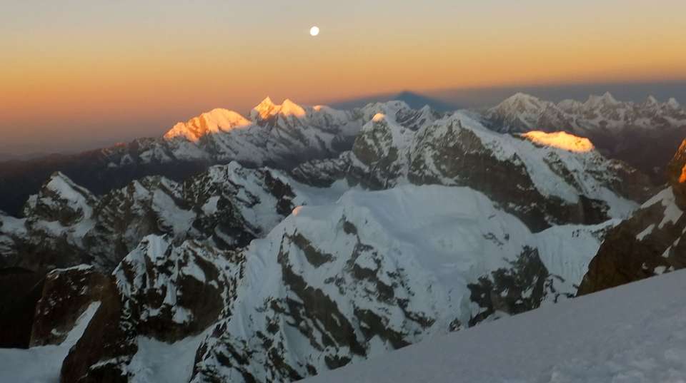 Mera Peak 6470m - Mount Adventure Holidays - Nepal - Image 7