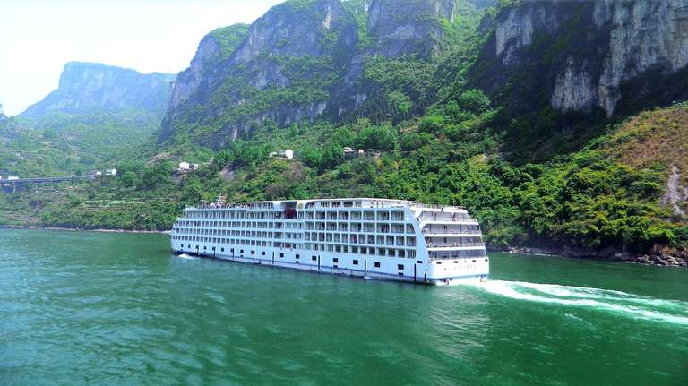 China Classic Tour with Yangtze Cruise trip - alternative tour available