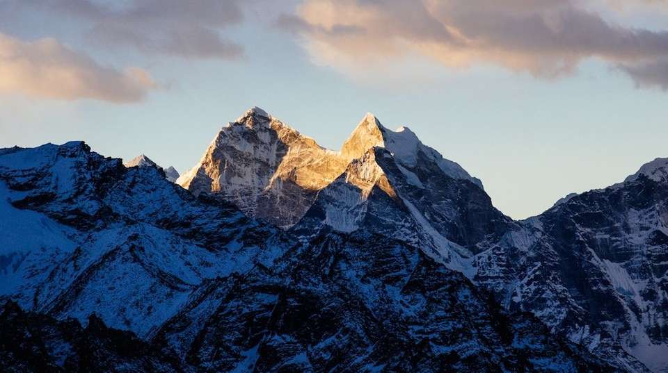Everest base camp with Gokyo valley - Outshine Adventure Pvt Ltd - Nepal - Image 6