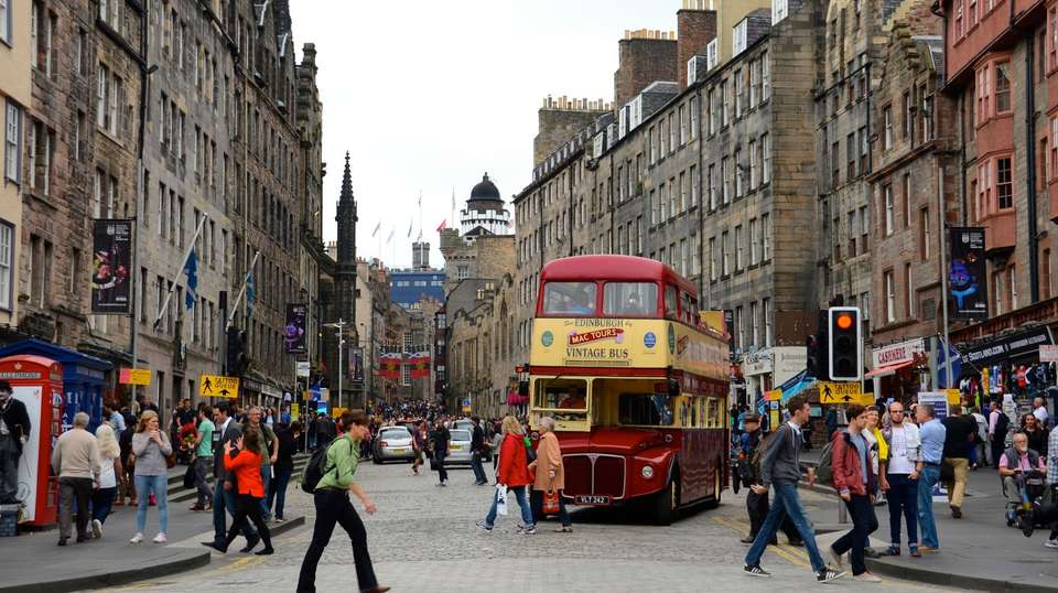 Wonders of Britain and Ireland - Trafalgar - England - Image 5