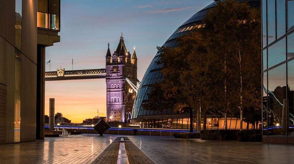 London Explorer - Trafalgar - England - Image 1
