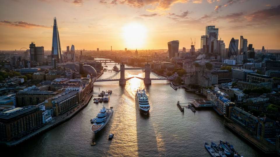 Best of Britain - Trafalgar - England - Image 2