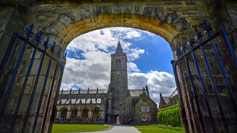 Local Culture Tour: Highlights Of Ireland And Scotland