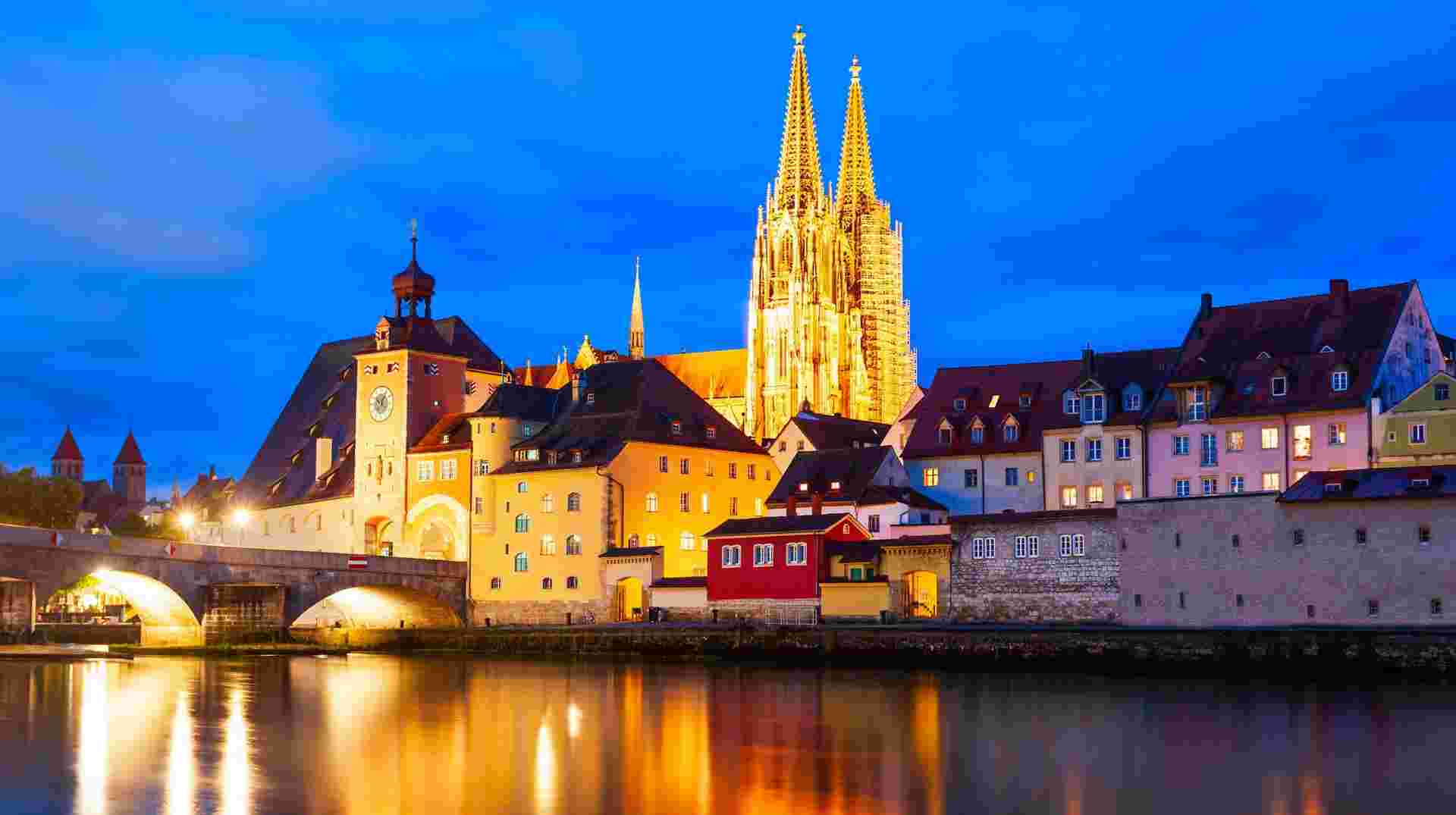 Enchanting Europe : Budapest to Prague (4 Star Hotels)