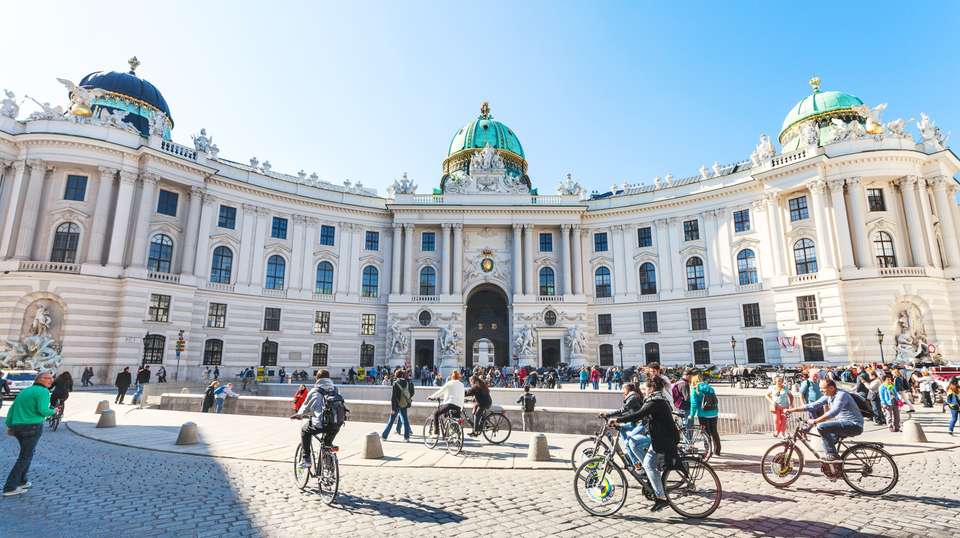 Delightful Danube (2027) - Uniworld - Hungary - Image 3