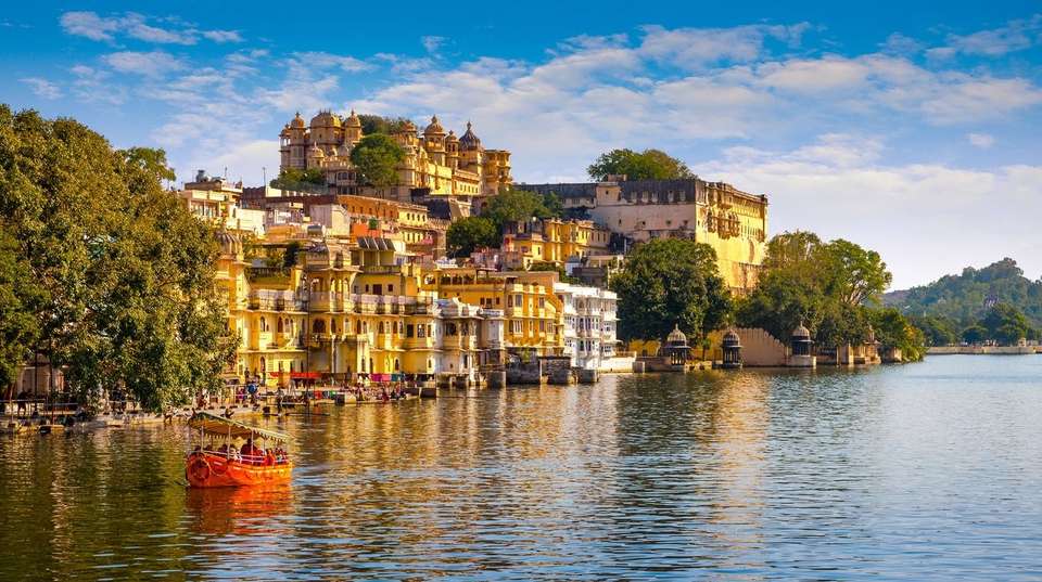 Cruise & Rail: The Sacred Ganges & the Maharajas' Express (2027) - Uniworld - India - Image 4