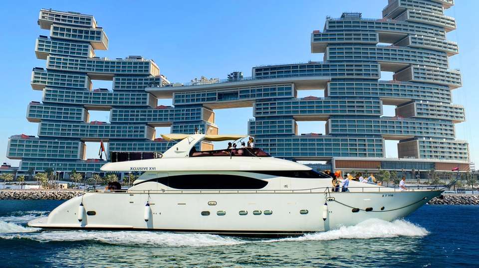 Dubai Marina: Yacht Tour with Breakfast or BBQ - Xclusive Yachts - UAE - Image 7
