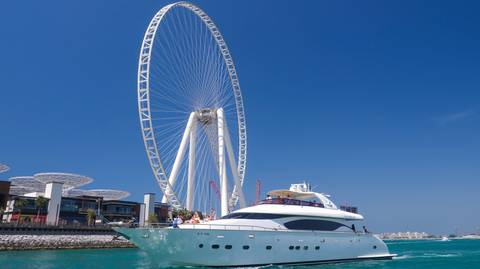 Cruise Tour: Dubai Marina: Yacht Tour With Breakfast Or Bbq