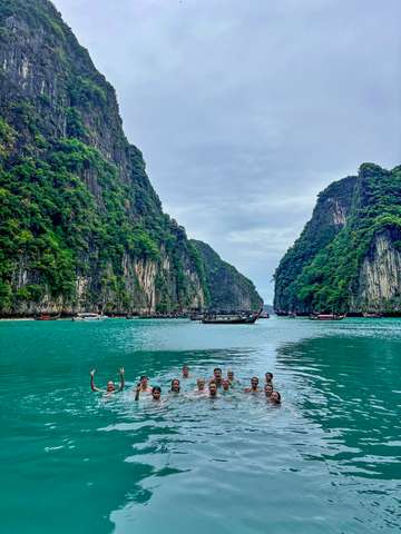 Review image by Sybe for the trip title: Full Moon Island Hopper