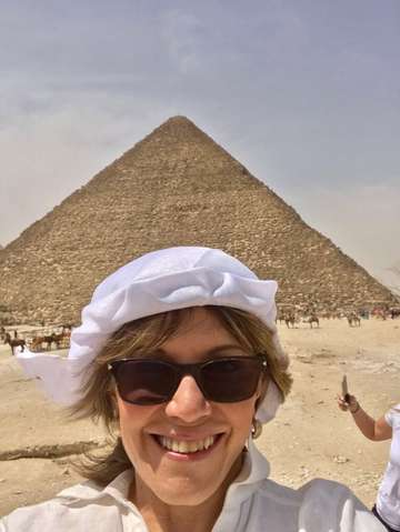 Review image by Elizabeth for the trip title: Day Tour - Giza Pyramids Memphis Sakkara & Dahshur