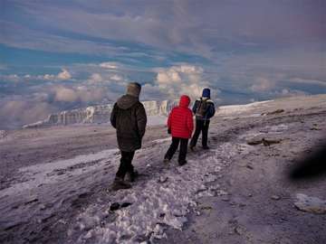 Review image by Lucía for the trip title: 9-Day Tanzania Holiday Kilimanjaro Climbing Machame Route
