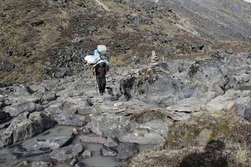 Review image by Caroline Cobos for the trip title: Makalu Base camp Trek