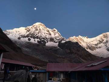 Review image by Laura De Keizer for the trip title: Annapurna Base Camp Trek
