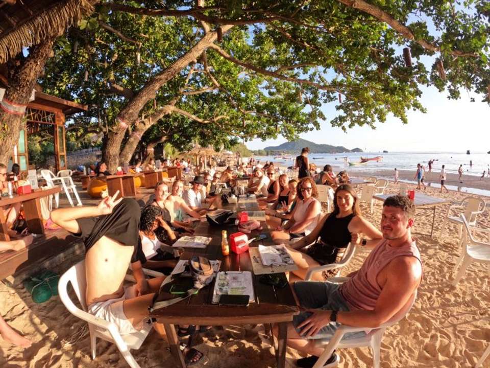 16 Day Full Moon Island Hopper