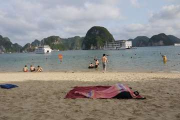 Review image by William Sullivan for the trip title: Vietnam's Voyage of Volunteering & Exploration - 12 Days