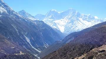 Review image by Natchaya Maneein for the trip title: Everest Base Camp Trek in 14 Days