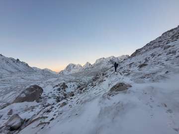 Review image by Natchaya Maneein for the trip title: Everest Base Camp Trek in 14 Days