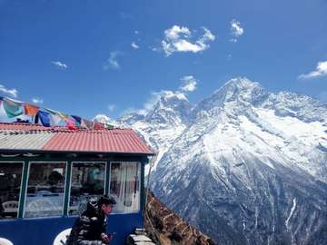 Review image by Natchaya Maneein for the trip title: Everest Base Camp Trek in 14 Days