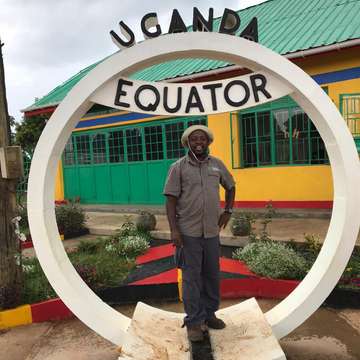 Ronald Bwambale - Travel Expert