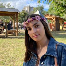 Gabriela Vides - Portugal in Spring Tours Expert