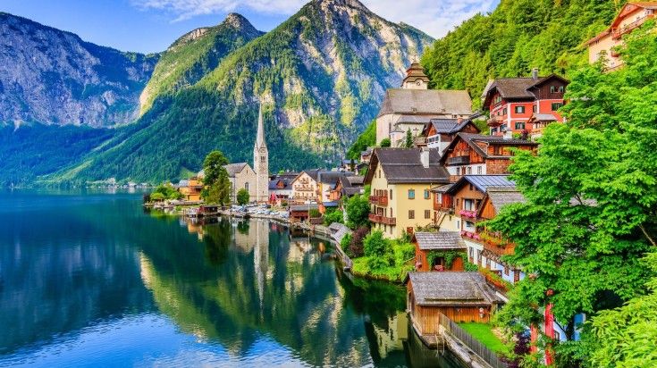 Visit the beautiful town of Hallstatt while spending 7 days in Austria.