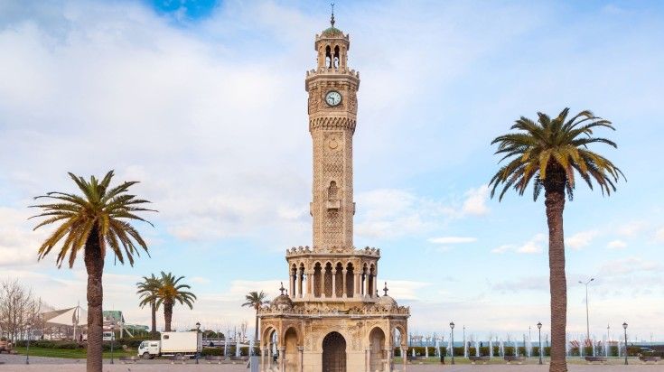 Izmir is one of the oldest cities of the Mediterranean, with settlements dating back to the 3rd millennium BCE. See the Konak Square while spending 5 days in Turkey.