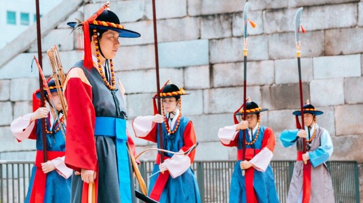 See changing of the guards at various palaces during your Korean trip.