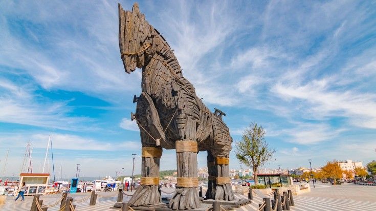 Trojan horse statue on a sunny day.