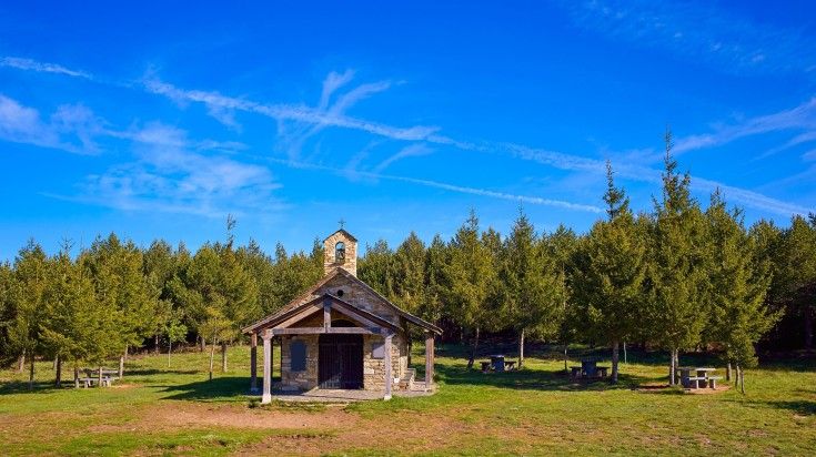 Explore Cruz de Ferro church when spending 12 days in Spain.