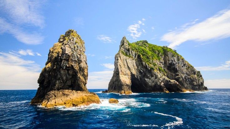 Hole in the Rock, Bay of Islands, New Zealand.