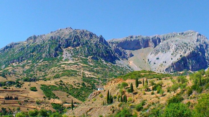 Panoramic view of Mount Parnassus on a clear day near Delphi.