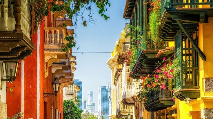 Cartagena is popular for its colorful houses in its historic center. You should visit colorful houses in Cartagena while spending 9 days in Colombia.