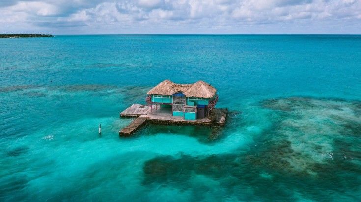 A tiny structure in the middle of the ocean at San Bernardo Islands.