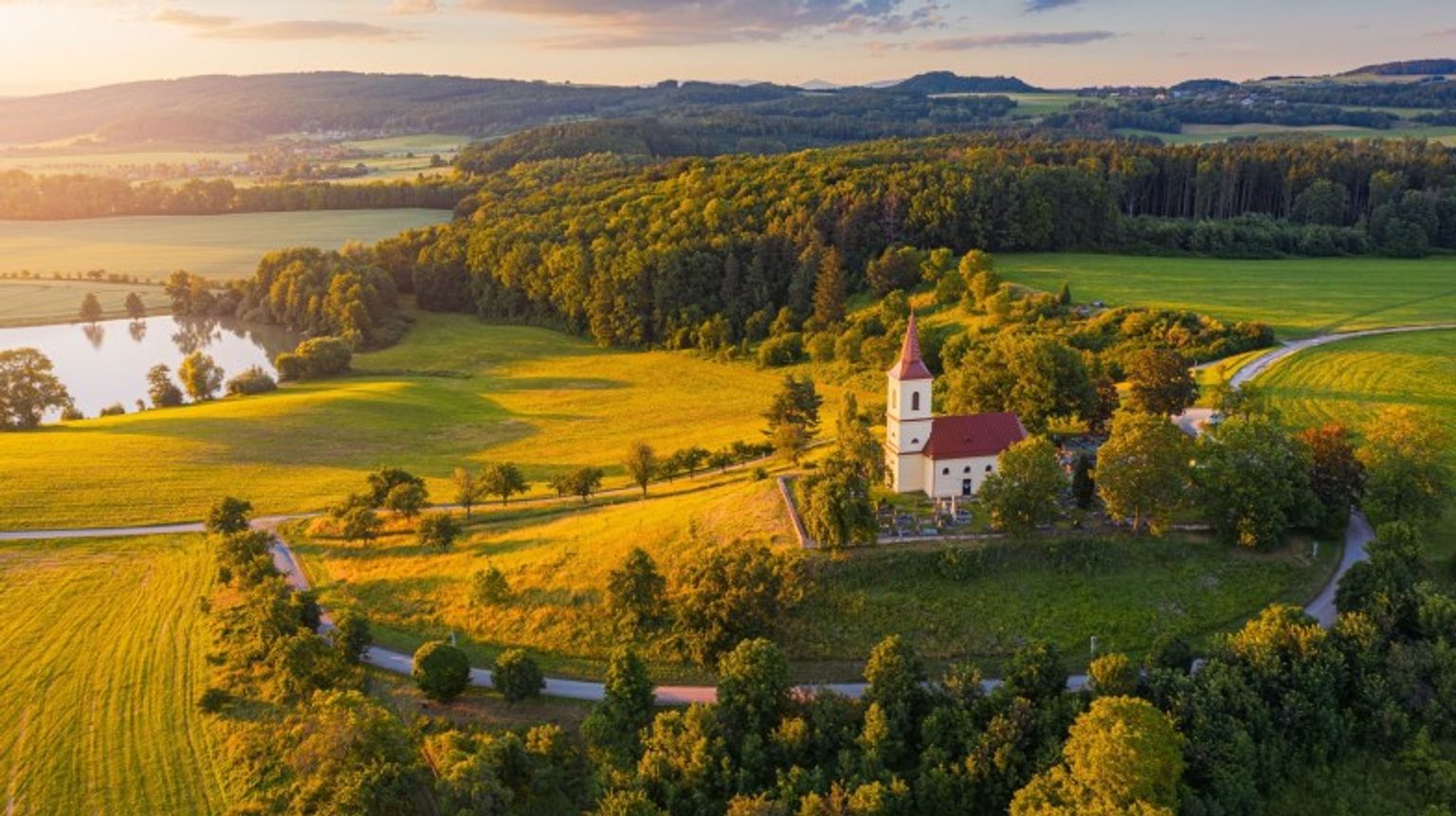 Discover amazing landscapes during your 4-day trip in Czech Republic.
