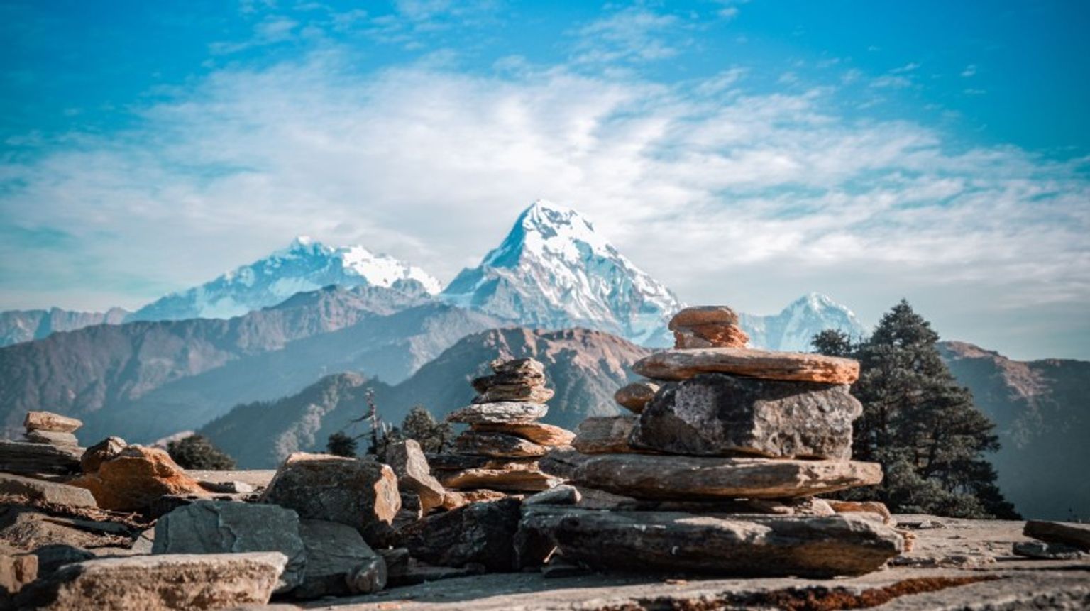Since Nepal is a small country, you can cover a lot of destinations even in a short duration. Get these views of Annapurna Base Camp while spending 4 days in Nepal.