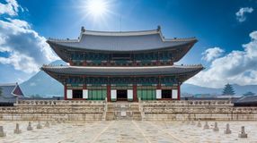 See the Gyeongbokgung Palace while spending 6 days in South Korea.