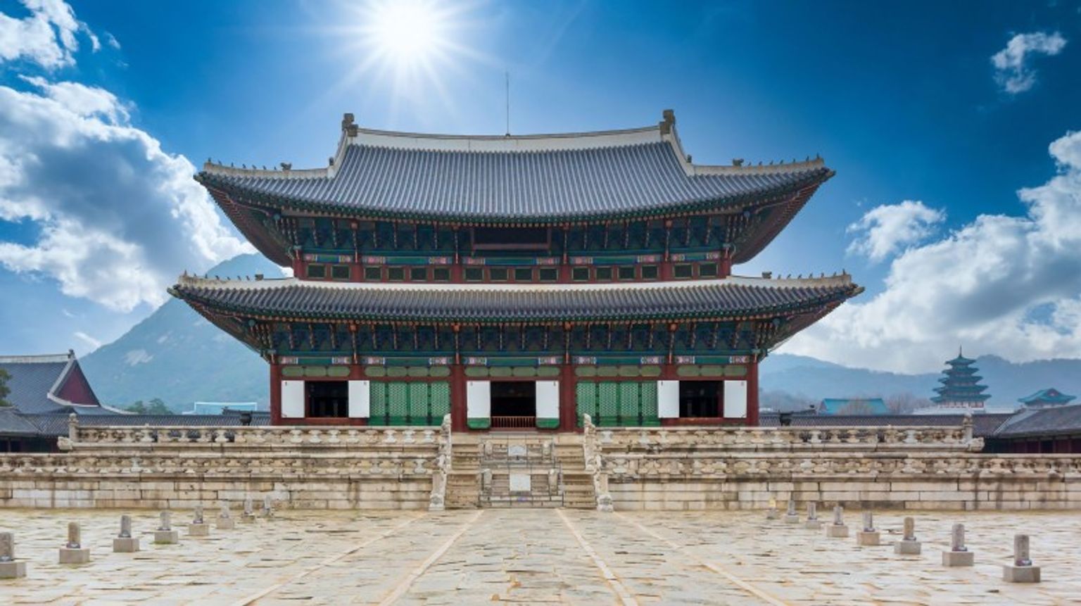 See the Gyeongbokgung Palace while spending 6 days in South Korea.