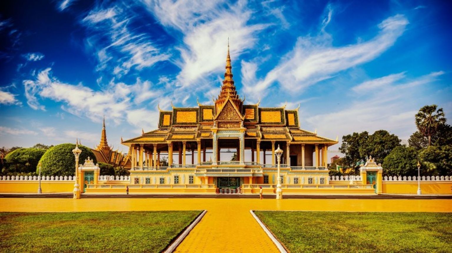 Visit the Royal Palace in Phnom Penh while spending 9 days in Vietnam.