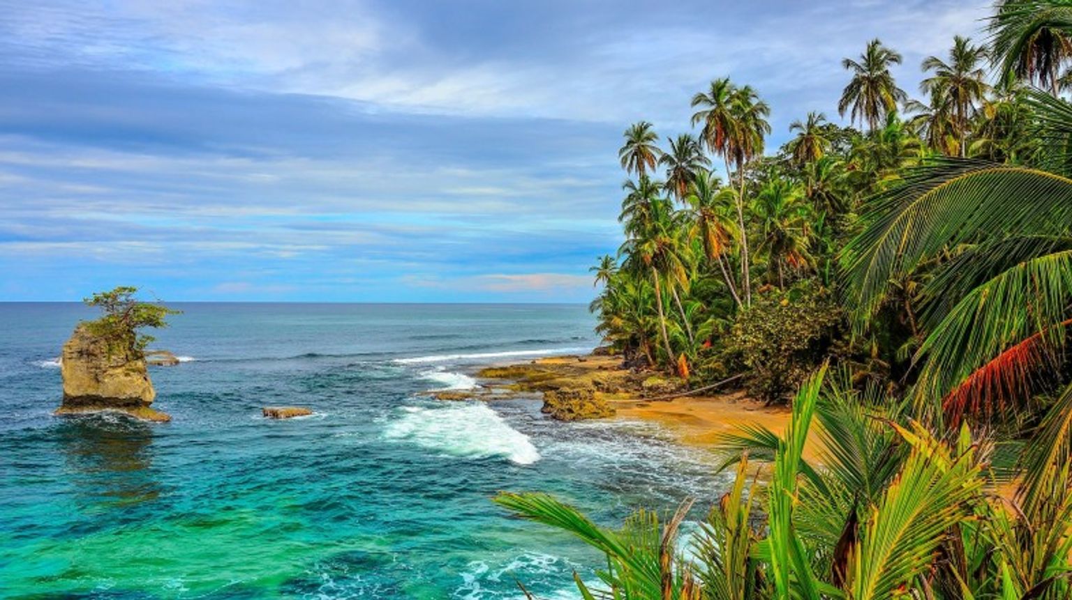 Explore the wild Caribbean beach of Costa Rica when spending 2 weeks there.