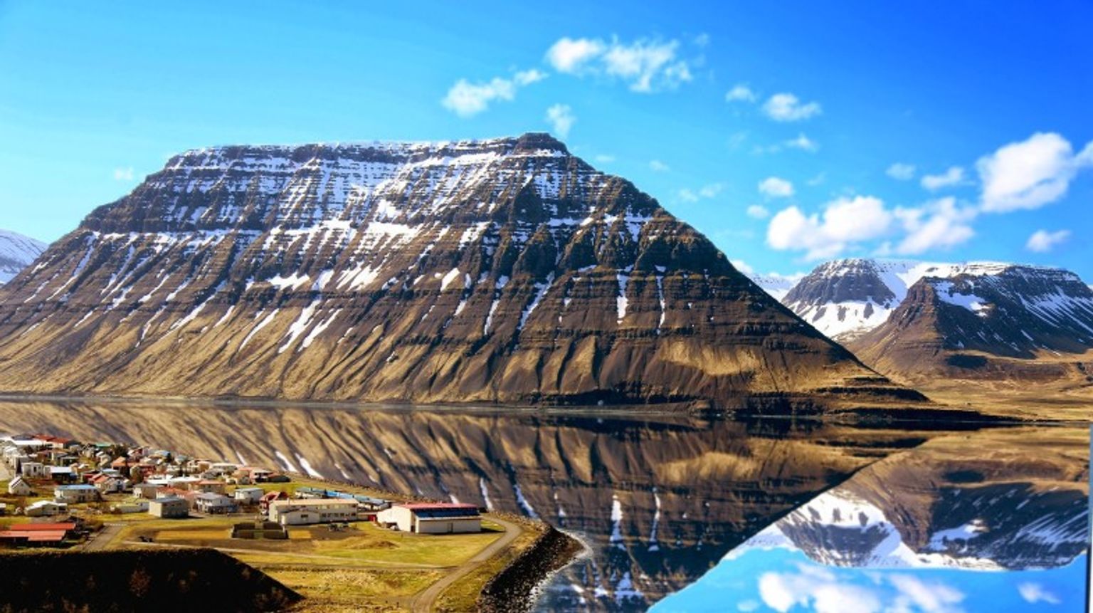 Discover the stunning beauty of the Westfjords during 5 days in Iceland.