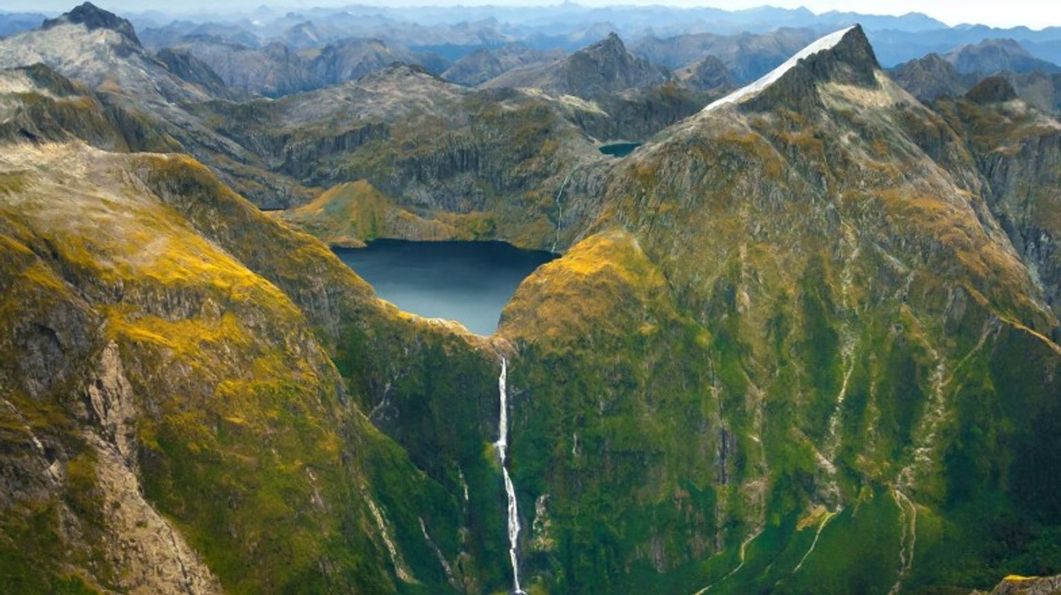 Lake Quill and Sutherland Falls witnessed when spending 8 days in New Zealand.