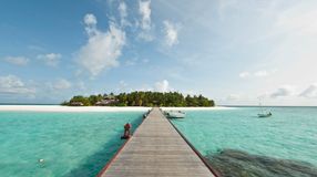 Stay in lush island in the Maldives with white sand beaches for 4 days