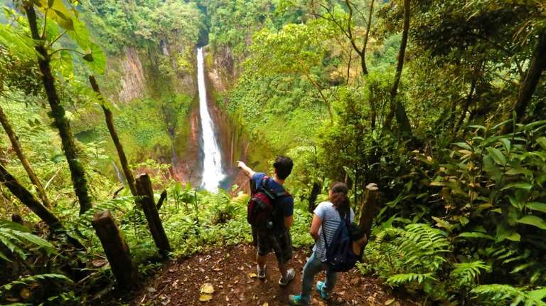 9 Best Waterfalls to Visit in Costa Rica