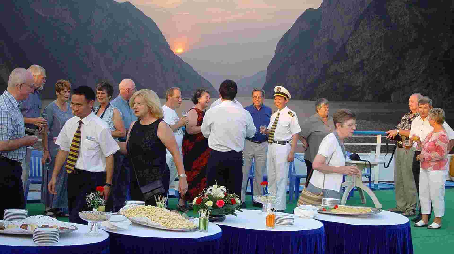 Classic China Tour with Yangtze Cruise - Small Group